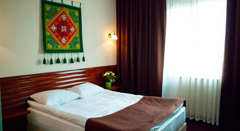 Green City Hotel Бішкек Екстер'єр фото