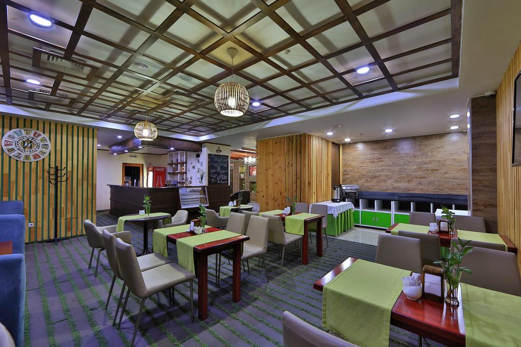 Green City Hotel Бішкек Екстер'єр фото