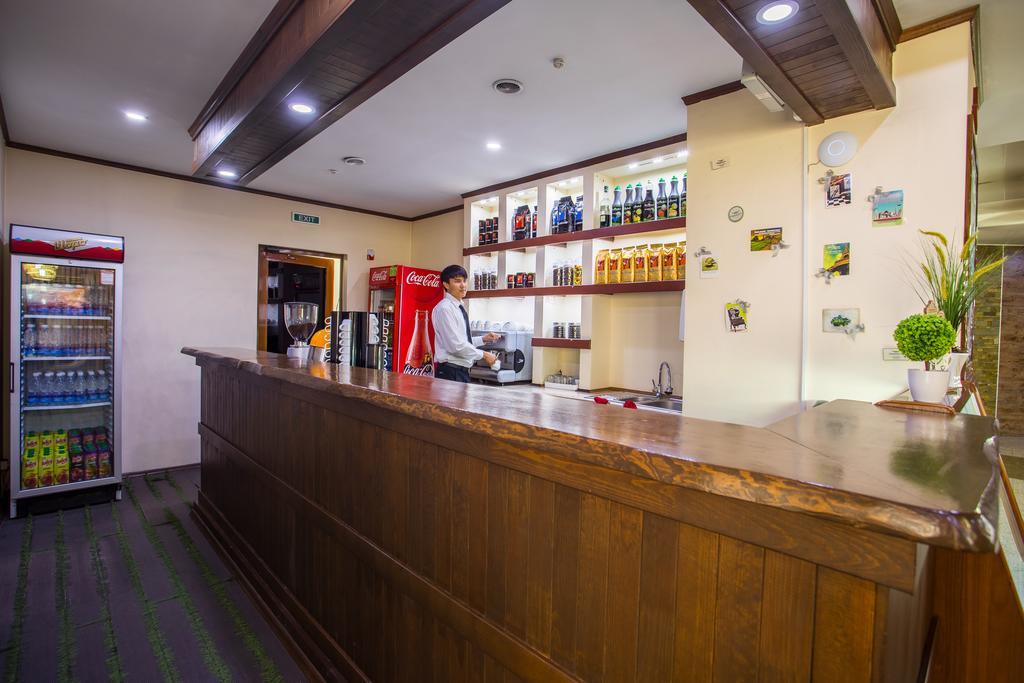 Green City Hotel Бішкек Екстер'єр фото