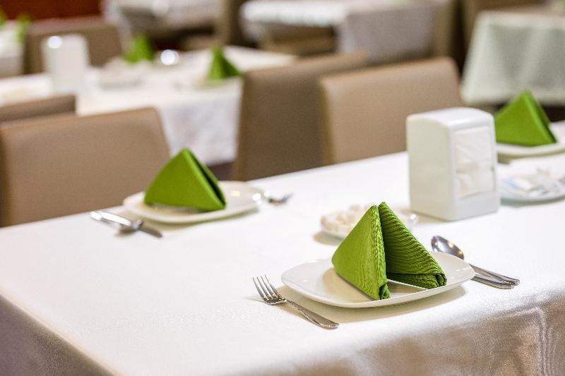 Green City Hotel Бішкек Екстер'єр фото