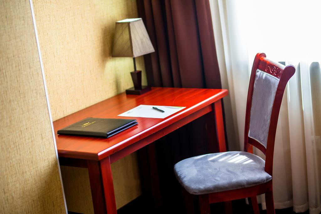 Green City Hotel Бішкек Екстер'єр фото