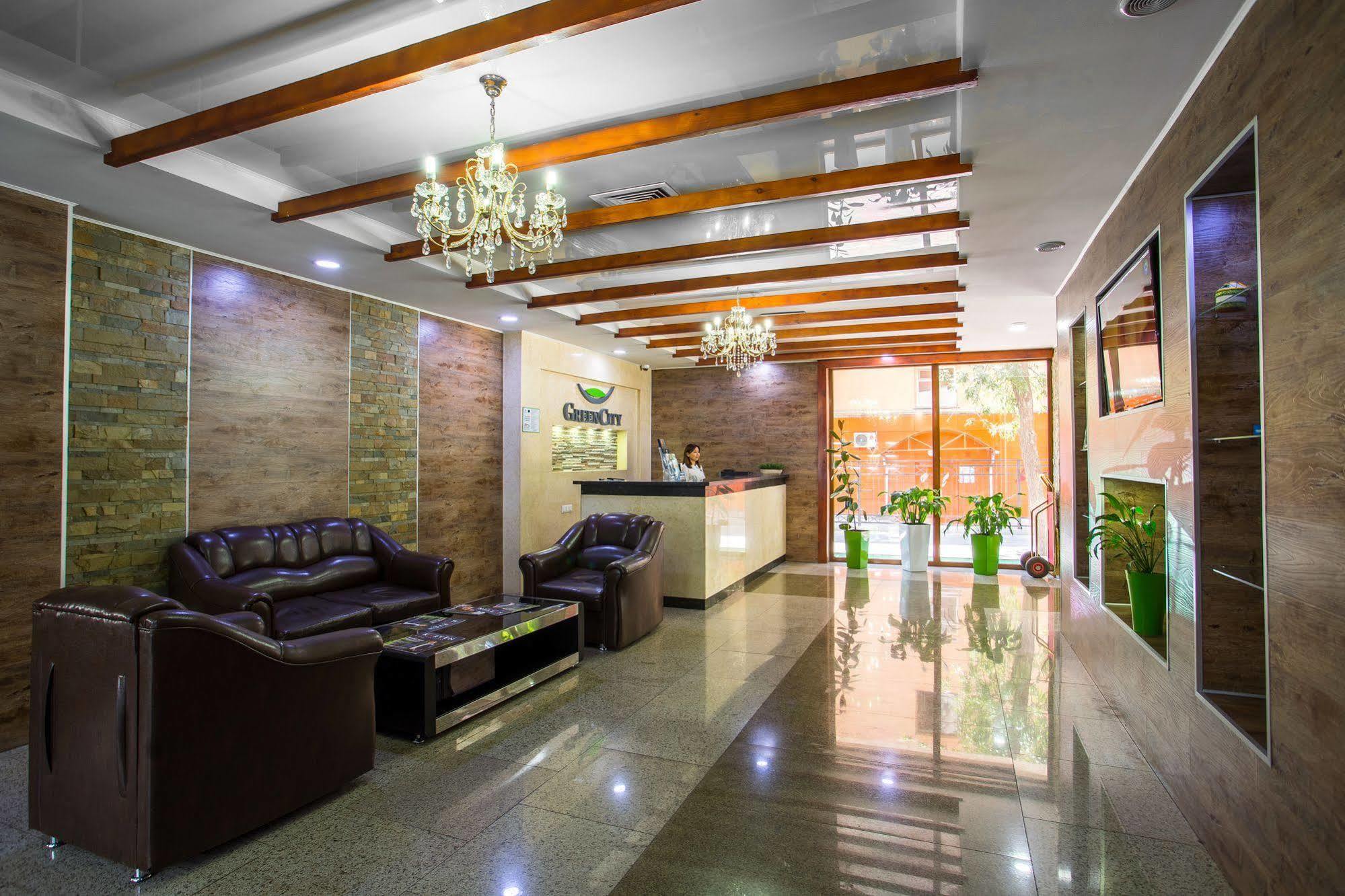 Green City Hotel Бішкек Екстер'єр фото