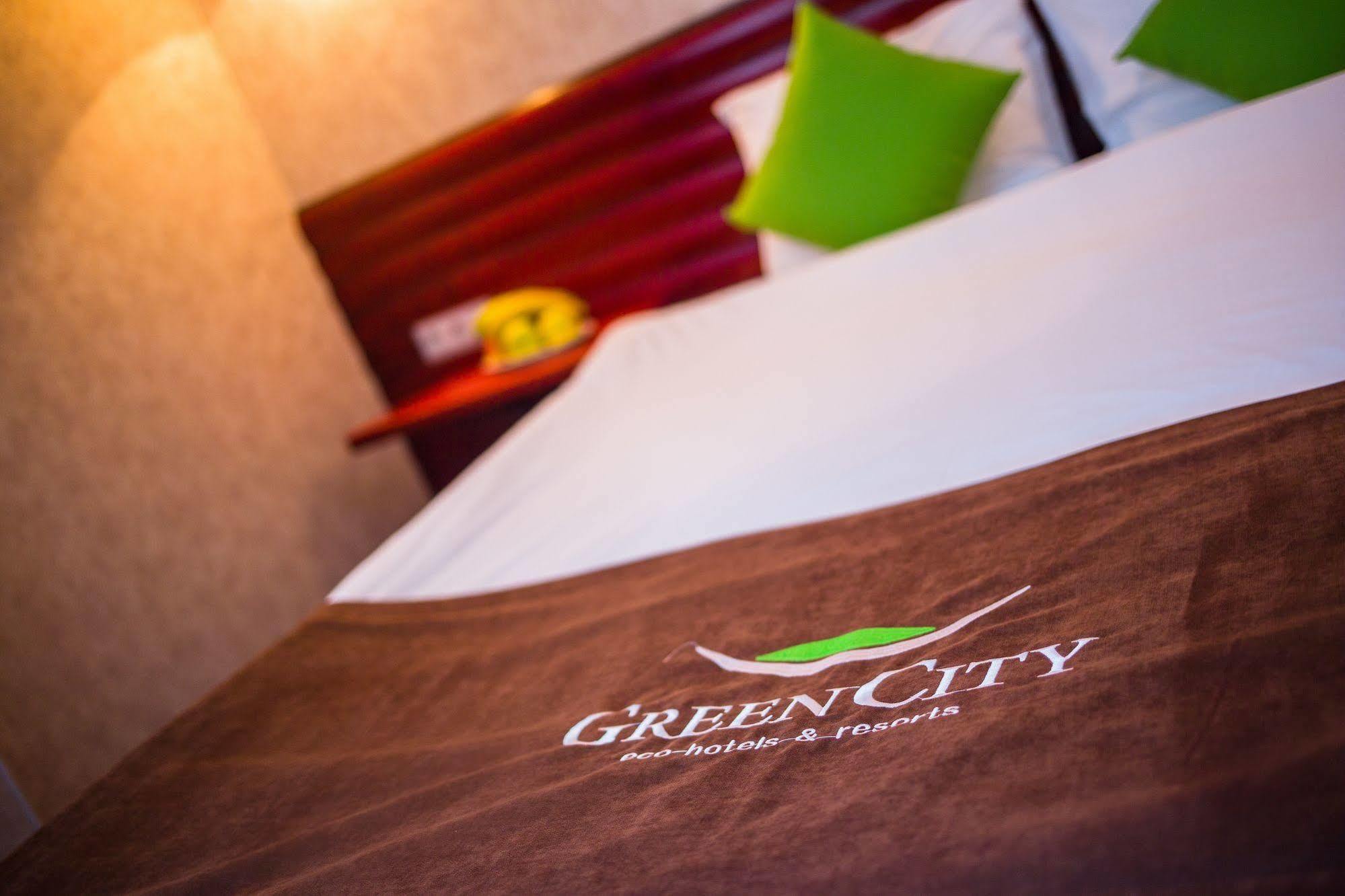 Green City Hotel Бішкек Екстер'єр фото