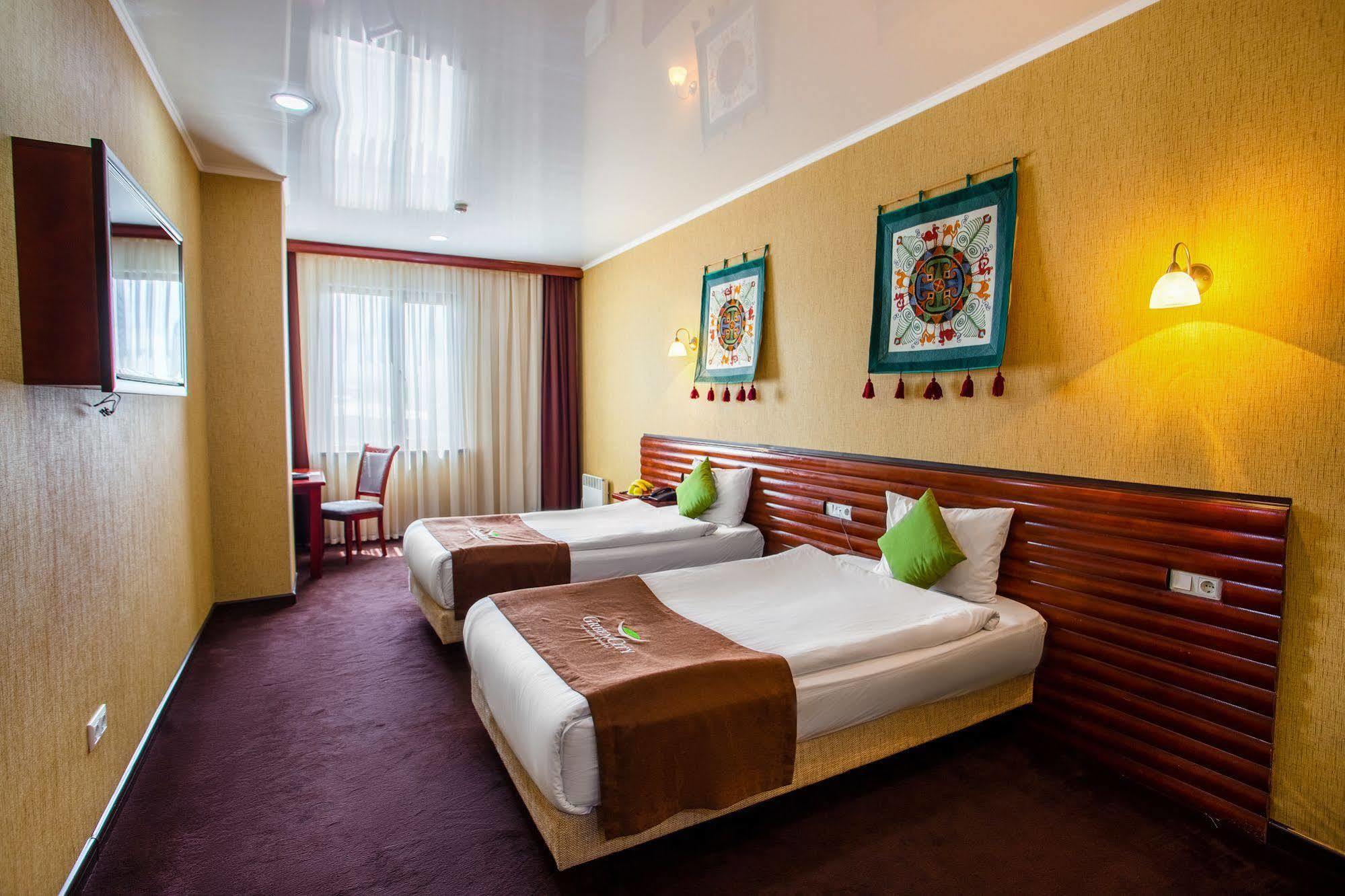 Green City Hotel Бішкек Екстер'єр фото